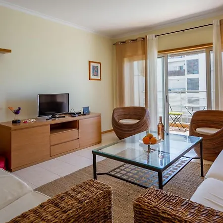 Bright & Lovesome W/ Balcony In By Lovelystay Portimao