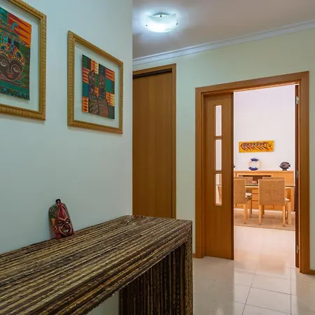 Bright & Lovesome W/ Balcony In By Lovelystay Apartment