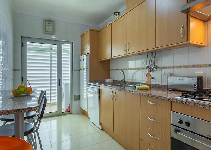 Bright & Lovesome W/ Balcony In By Lovelystay