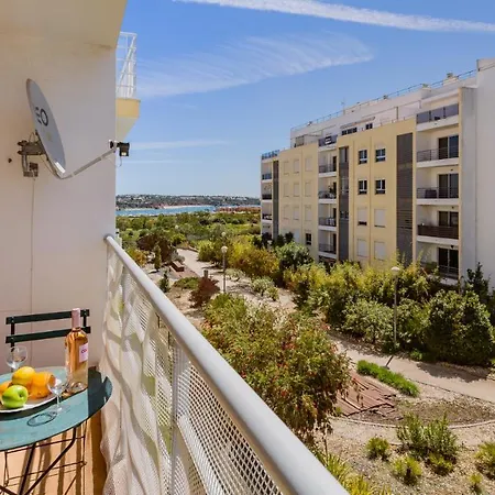 Bright & Lovesome W/ Balcony In By Lovelystay Portimão