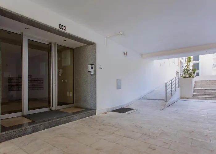 Bright & Lovesome W/ Balcony In By Lovelystay Apartment