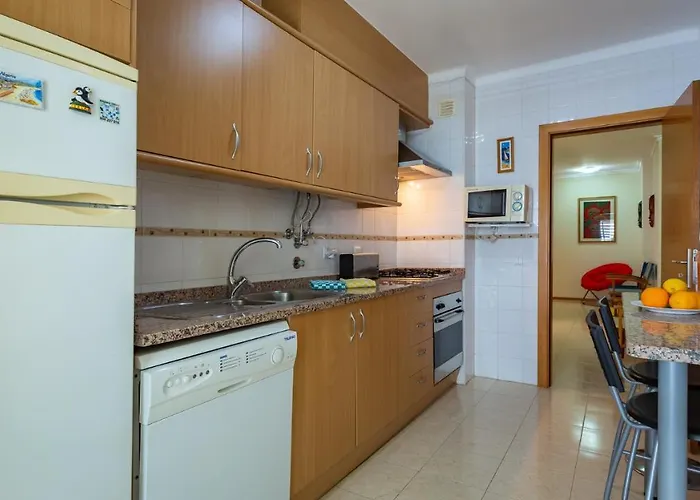 Bright & Lovesome W/ Balcony In By Lovelystay Apartment *