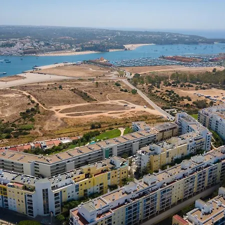 Bright & Lovesome W/ Balcony In By Lovelystay Apartman *