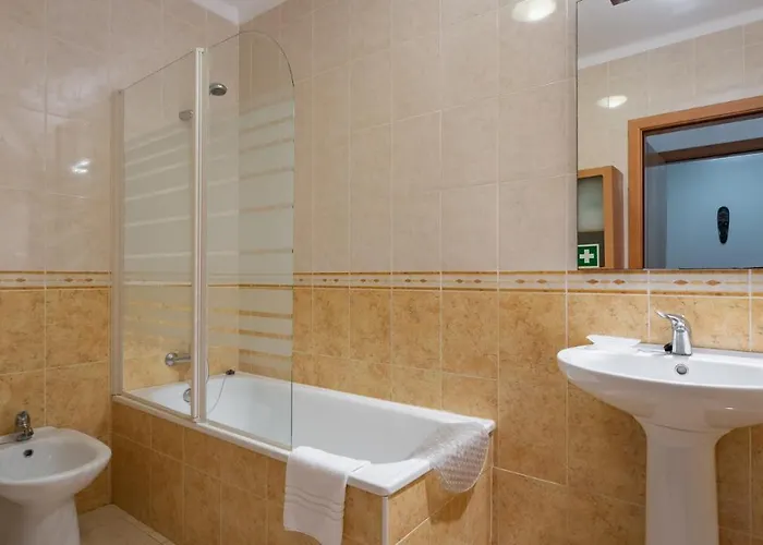 Bright & Lovesome W/ Balcony In By Lovelystay *