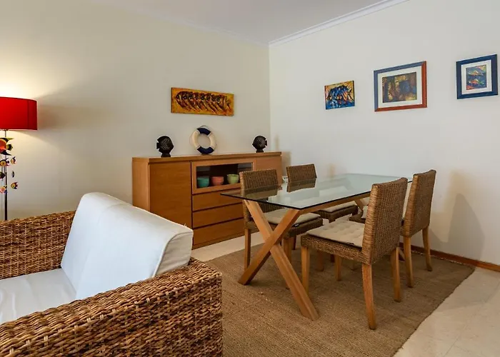 Bright & Lovesome W/ Balcony In By Lovelystay * ポルティマン